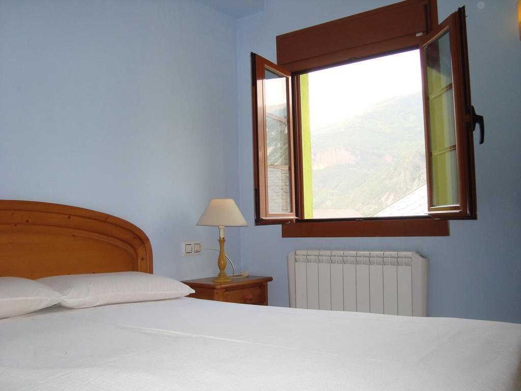 Apartamentos Saila Castejón de Sos Exterior foto