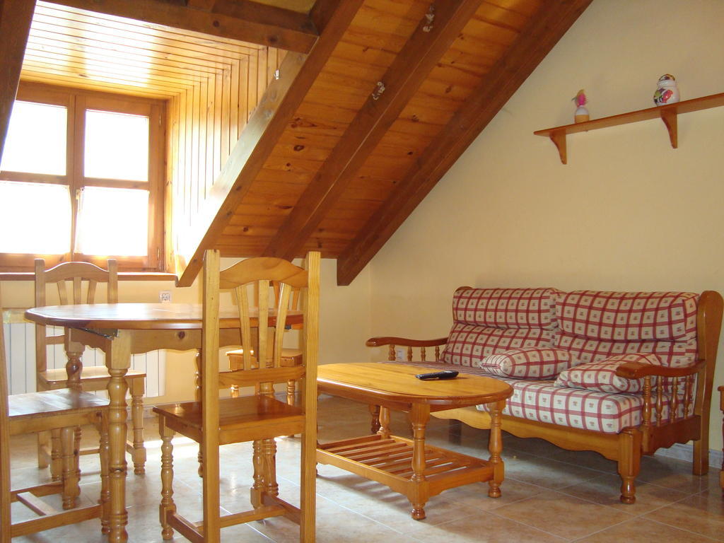Apartamentos Saila Castejón de Sos Exterior foto